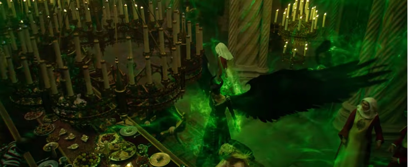 Maleficent Signora del male al cinema dal 17 ottobre Film Disney La rabbia di Maleficent quando la Regina dice considero Aurora mia